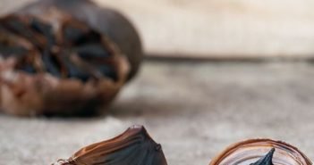 NeroFermento al Biofach con il suo aglio nero